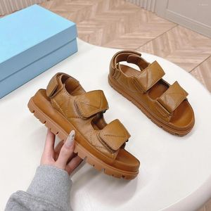 Casual Schuhe Strand Für Frauen Frühling Sommer Echtes Leder Plattform Gladiator Sandalen Nähen Wohnungen Alias Haken Designer