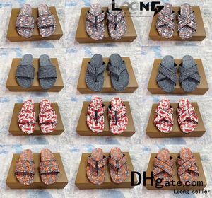 Pantofole da spiaggia estive di tendenza della moda di design con suola spessa, sandali da spiaggia di lusso per interni ed esterni, sandali stile spiaggia