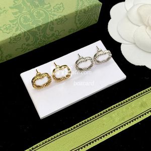 Enkla brevörhängen tappar trendiga smycken charmiga örhängen chic guld mässing örhängen med presentförpackning