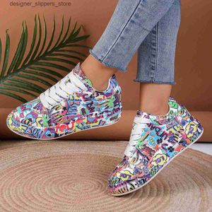 Scarpe eleganti Scarpe sportive da donna maggiorate con la suola spessa Donna Nuove scarpe da donna bianche Graffiti dipinte a mano Scarpe casual da esterno Plus Size 43 Q240316