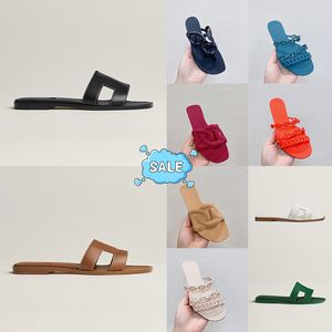 Tasarımcı Terlik Kadınlar için Luxe Claquette Odası Açık Sıradan Yaz Ayakkabıları Deri Kauçuk Daireler Moda Lüks Bayanlar Sandalet Ev Slaytlar Sliders Boyut 35-41