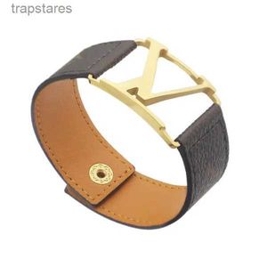 Designer-Armband, silberfarben, schwarz, Lederarmbänder, Herren-Charm für Damen, breite Handschlaufe, braunes Blumenmuster, Goldstempel, bedruckt, modisches Geschenk 46U5