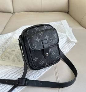 Yuvarlak çantalar Tote Luxuries Cüzdanlar Tasarımcı Kadın Çanta Çanta Cowhide Omuz Crossbody Nano Çanta Debriyajları Çanta Dhgate Kamera Çantası