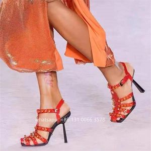 Sapatos de vestido Strass PVC Cristal T-Strapy Sandálias Mulheres Verão Stilettos Salto Alto Ankle Strap Diamante Grande Tamanho Festa