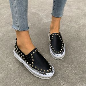 Flats Women Flats Schuhe lässige Stätte Wohnungen Luxusmarke Nietschläge Unisex Schuhe auf große Größe 41 42 43 Spikes besetzt