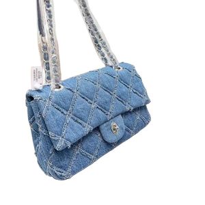 2024 Novo estilo Designer Tote CC Bolsas Bolsas Cordão Cadeia Diamante Treliça Macia Couro Denim Azul Canvas Flap Mulheres Saddle Bag Cross Body Thread Bolsa