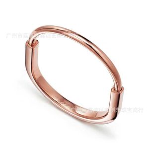 Original märke Populärt TFF Horseshoe Titanium Steel Rose Gold Armband Personliga öppna smycken med logotyp