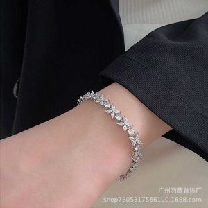 Original brand Full Diamond Bracelet Inlaid with High Carbon TFF Celebrity Light Luxury Fashion Womens Advanced Feeling Handicraft