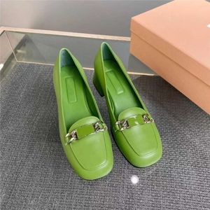Miao Family's New Lefu Women's 2024 British Style Versatile Small Leather Single Shoes Fashionabla and Bekväm tjocka klackar Mary Jane