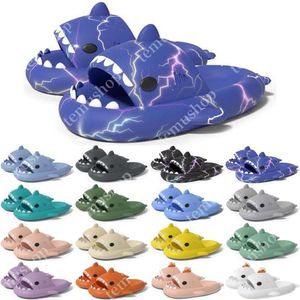 Gratis fraktdesigner Shark Slides Sandal Sandvar Spridare för män Kvinnor Sandaler Slide Pantoufle Mules Män Kvinnor Slippare Tränare Flip Flops Sandles Color53