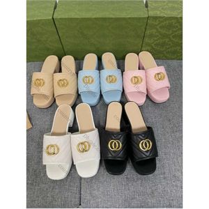 Womens Brand Sandals Designer Slippers Wedge Heels High Cheels Womens Beach Sundals Summeries 35-42 مع Box