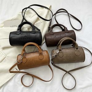 여성을위한 틈새 디자인 핸드백 세련되고 다목적 휴대용 보스턴 가방 하이 엔드 크로스 바디 숄더백