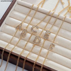 Hip Hop Hot Sprzedawanie złota 26 postaci angielski list Naszyjnik łańcuch kropki Diamentowy wisiorek biżuteria
