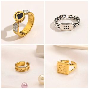 Wedding Rings Luxury Designer Women Love Ring 925 Silver Gold Rings Copper Fashion Jewelry Spiral Ring Wedding Party Diamond Alphabet Accessory Gift