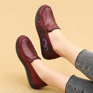 أحذية ربيع الخريف أزياء جلدية أصلية شقق يدوية المصنوعة يدويًا أحذية نسائية ناعمة أسفل الأحذية غير الرسمية أحذية سيدات بالإضافة إلى الحجم