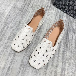 Botas recortes de verão barato sapatos de couro branco feminino de balé de balé feminino feminino sapatos de flor chiques sapatos fáceis tamanho 42
