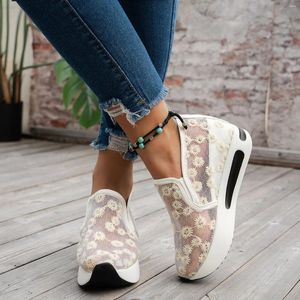 Scarpe casual da donna in rete da corsa trasparenti traspiranti eleganti sandali da donna in tinta unita calzature con bocca poco profonda