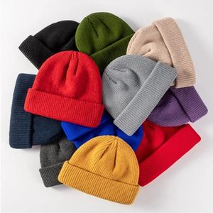 Basker unisex stickade korta vinter mössor hatt för män skallies fast färg yuppie beanie cap tjocka 2 lager bonnets kvinnor