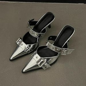 Sandálias design feminino punk goth fivela de metal salto alto apontado toe moda bombas sapatos de verão festa chinelos de luxo 3c