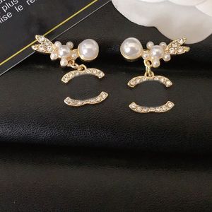 Küpe 18k Altın Kaplama 925 Gümüş Lüks Marka Tasarımcıları Mektuplar Stud Geometrik Ünlü Kadın Tavşan Baş Kristal Rhinestone İnci Küpe Düğün Partisi Jewerlry