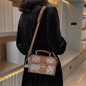 Borsa a tracolla singola 2024 New Grade Feeling per minoranza femminile Borsa quadrata piccola vendita 60% di sconto nel negozio online