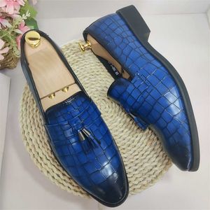 HBP icke-varumärke Pointy Toe Blue Color Fancy Dress Shoes Bekväm modedesign Bröllop Formell loaferskor för män