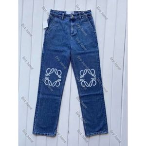 Dżinsy damskie loewee dżinsy designer damski dżinsy otwartego widelca ciasne capris haft dżinsowe spusty ciepłe spodnie odchudzające Modne ubranie ubranie dżinsy Loweve 399