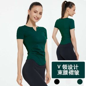 ملابس اليوغا الجديدة أعلى للنساء مع الأكمام القصيرة المطوية V-the Truction Fitting and Slimming Effect Solid Color Sports T-Shirt Quick Drying Summer GGMO