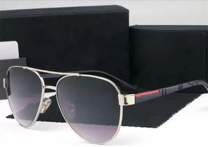 男性のための夏の楕円形のサングラスデザイナーの夏の色合い偏光パイロット眼鏡