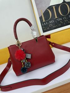 Crocodile pattern women's bag, annual best-selling handbag, fashionable and versatile handbag