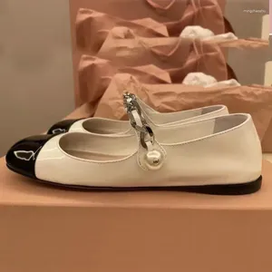 Scarpe casual Mocassini Mary Jane in pelle verniciata vintage Catena di perle Interno Innalzamento Appartamenti Donna Punta quadrata Balletto Zapatos Mujer