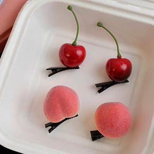 Hårtillbehör söta konstgjorda fruktklämmor Fake Cherry Strawberry Peach Hairn Pins Sweet Side Bangs Clip Barrettes huvudbonader
