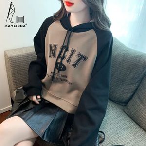 Wysłany z kapturem raglan rękaw Swater Swater Womens Autumn/Zima Wszechstronna luźna, krótka krótka bluza z kapturem 240311