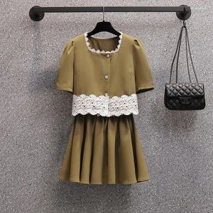 Sukienki robocze kobiety 2024 Summer vintage koronkowy garnitur koszulka zbiorowa i plisowana mini spódnica dwuczęściowa pasująca strój solidny zwykły materiał 4xl