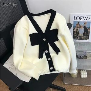 Korean Sweet V Neck Bow Tie Cardigan Sticked tröja Fashion SingleBreasted Long Sleeves Women Simple Preppy Style Tops 240304