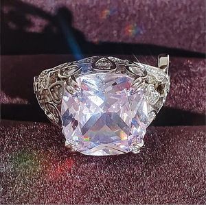 Luxury Hollow pattern zircon ring High end retro wedding ring and gift box