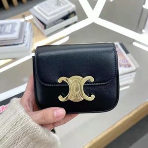 Barns triumfpåse 2024 Ny liten fyrkantig väska mini prinsessväska liten mode singel axel crossbody väska trend