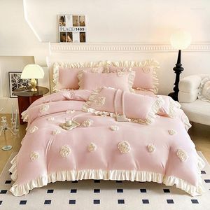 Sängkläder sätter rosa stereoskopiska handverk blommor broderi spetsar ruffle koreansk stil flickor set täcke täcke lakan kuddar