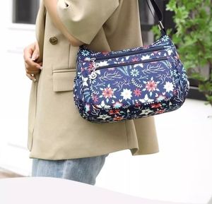 312aホット本物の輪型Esie ba Hot本物の革のesierバッグバッグ、荷物wofashion bags meshoulder bags175