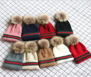 Boutique baby barn varma stickade hattar höst vinter nyaste mamma och barn matchar mössor tonåring flickor rascoon ull boll be6364060