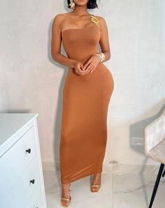 Casual Dresses Women's Sexy Solid Bodycon Dress Diagonal Collar Sheet Metal One Shoulder Sleeveless Slim Fit Party Nightclub Long