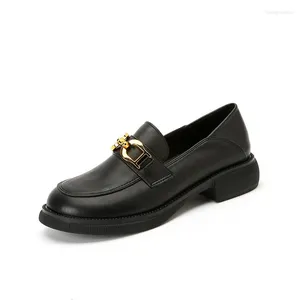 Buty swobodne poślizg na mokasynach Kobiety okrągły palec złoty łańcuch Oxford Flats Ladies Slides żeńska stóp odzież chaussure femme