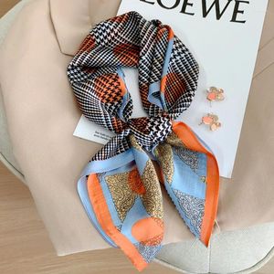 Schals 70/70 cm Quadratisches Kopftuch Frühling Sommer Frauen Seide Dame Bandanna Sonnenschutz Strand Schal Foulard Schalldämpfer Hijab Weibliche Pareo