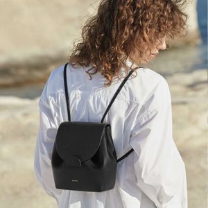 Bolsa feminina de designer francês % 80 mochila de varejo por atacado para mulheres nova bolsa crossbody de ombro único de alta qualidade e nicho para deslocamento