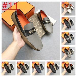 26Model Designer Loafers män Nya lyxiga mocka loafers äkta läderslip på mockasiner män bekväma röda mockasin som driver loafers för män