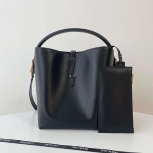 Designer Bucket Bag Luxurys handväskor Tygväska Kvinnor Män äkta läderväska bokstav stor kapacitet axelväska crossbody väskor för daglig fest formell shopping