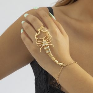 single metal bracelet cross-border jewelry personalized micro inlaid scorpion three-dimensional connected finger bracelet, female sweet and cool spicy girl