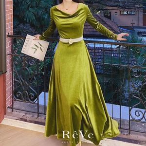 Casual Dresses Golden Velvet Dress For Women's Autumn And Winter Fashion Long Sleeved Slim Fit Large Swing