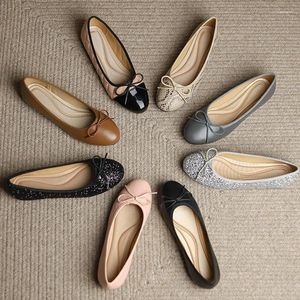 Freizeitschuhe, klassische flache Schuhe mit runder Zehenpartie und Fliege, faltbare, aufrollbare Taschen-Loafer, Serpentinen-/Pailletten-Ballerinas, Damenkleid-Mocasines