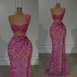 Rosy Pink Mermaid aftonklänningar Eleganta paljetter Pärlning Promdress Glitterklänningar för speciella tillfällen Split Sweep Train Robe de Soiree